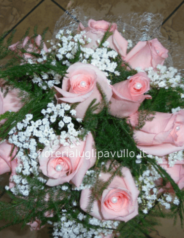 Bouquet di rose e altri fiori