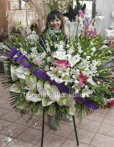 cuscino con gerbere e altri fiori
