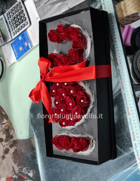 flowers box scatola rettangolare con rose rosse (scritta I love You)