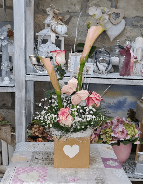 flowers box con calle e altri fiori