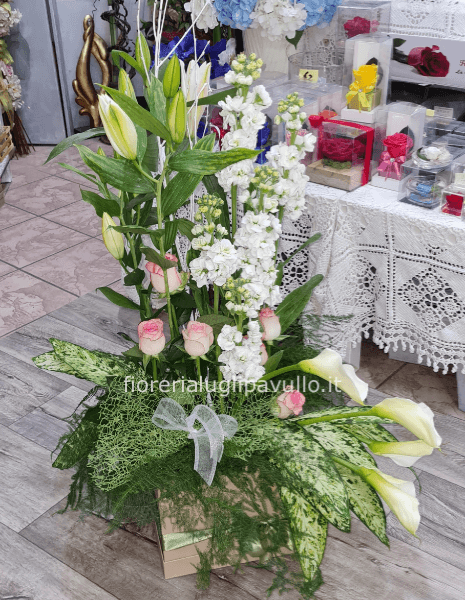 flowers box con fiori come in foto
