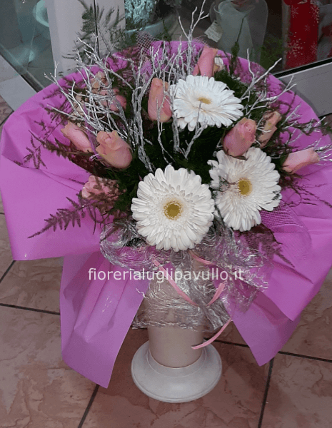 bouquet di gerbere e roselline