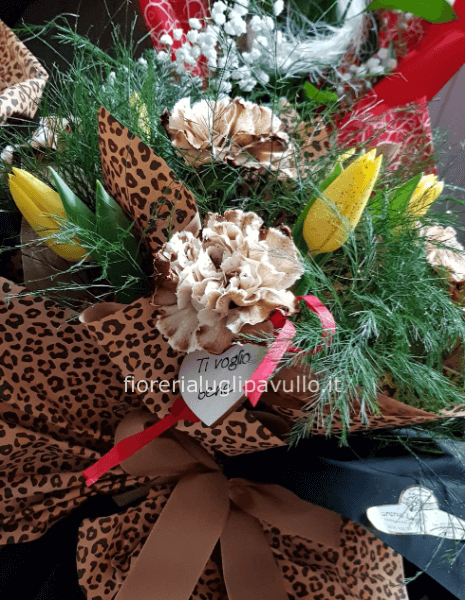 bouquet savana con tulipani, garofani, rose e altro