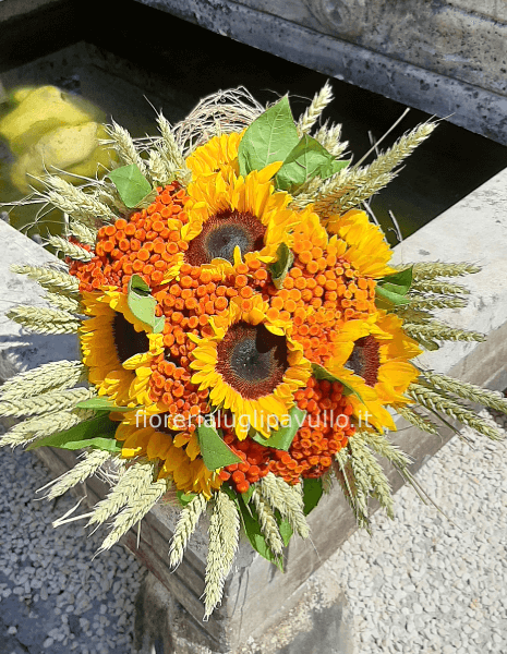 bouquet di  girasoli e spighe senza confezione con verde molto fine