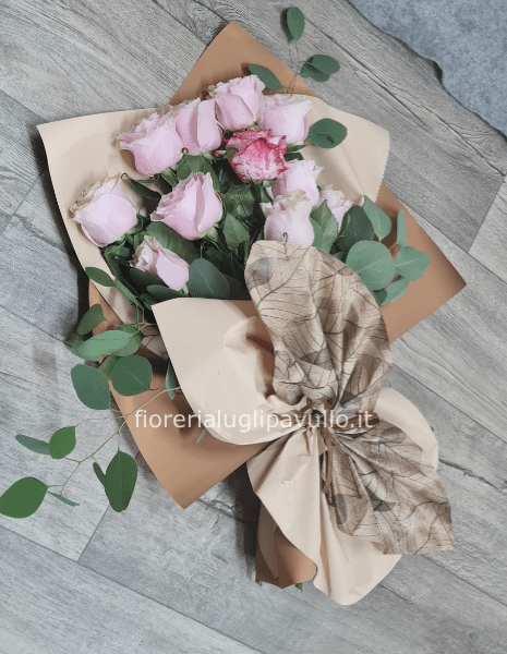 MAZZO FASCIO DI ROSE COLORATE A TESTA GROSSA