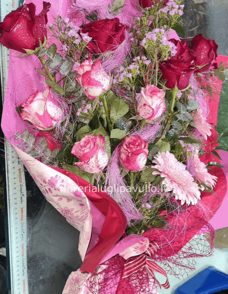 come in foto con meno rose